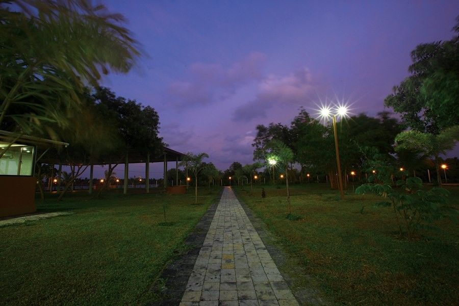 Grand Ayur Island Hotell Perumbalam Exteriör bild