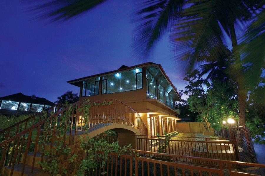 Grand Ayur Island Hotell Perumbalam Exteriör bild